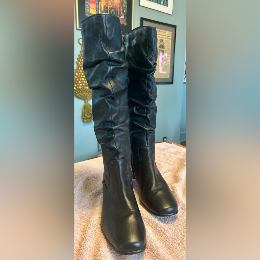 Elegant Like-New David Tate Black Leather Boots, women size 12 narrow
